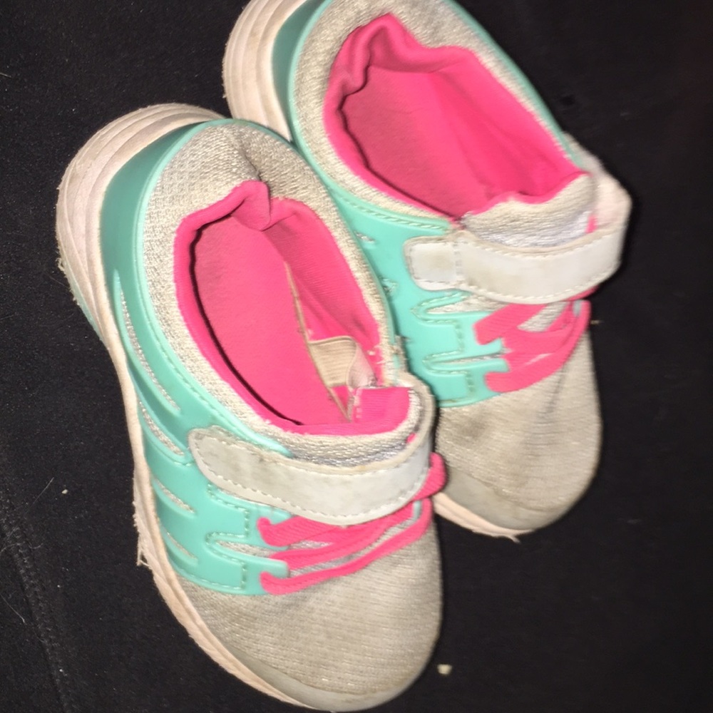 Toddler shoes size 9